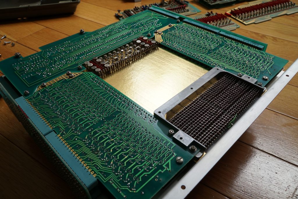 The famous PCB ROM is beneath the huge gold plating. BD4SUP have seen too many broken diodes and resistors on this kind of boards before